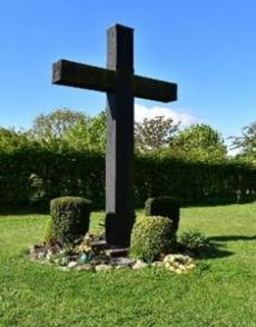 Holzkreuz für anonyme Urnengrabstätten image007